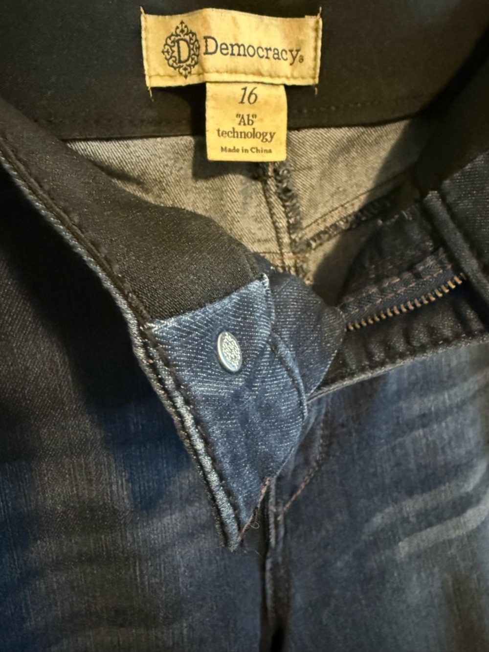 Democracy Dark Blue Cropped Stretch Jeans - Picture 3 of 6